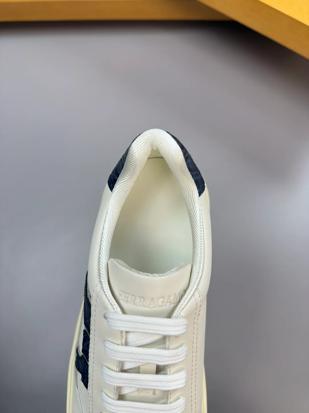 Men's men's shoes 💰440 [New style] 🏃‍♂️🏃‍♂️[Ferragamo] Ferragamo - High-end quality original order·Casual sports shoes -Upper: 🔝Nappa calfskin, suede calfskin, shoe body. Sewing brand totem, tongue air pressure brand logo -Inner: water-dyed cowhide -Outsole: ultra-light TPU foam rubber; molded outsole -Ultra-high quality control and fine workmanship: outstanding (high-end, extravagance, grade) -Size: 38-45 (46, can be customized)